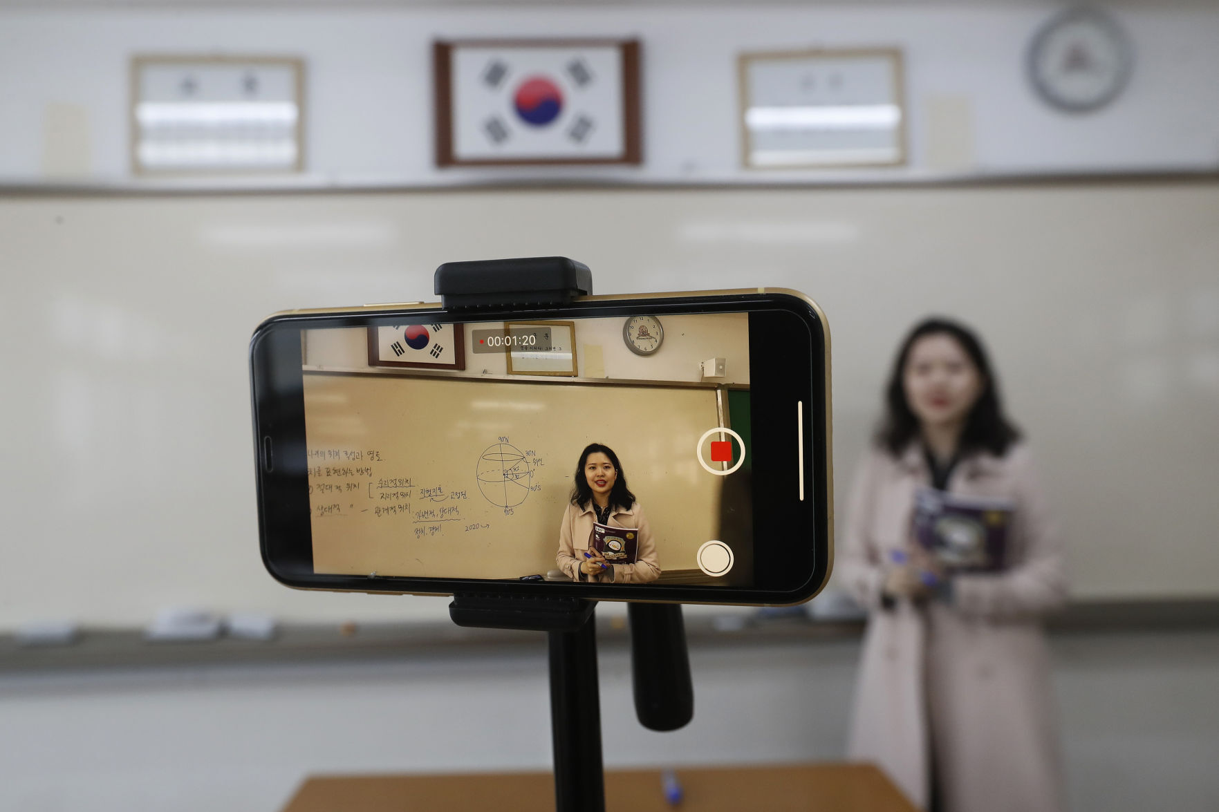 APTOPIX Virus Outbreak South Korea